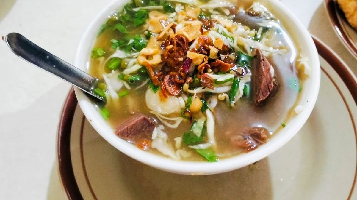 Soto Bakso Sukarasa: Rasa yang Menghampiri di Jalan Brigjend. Katamso